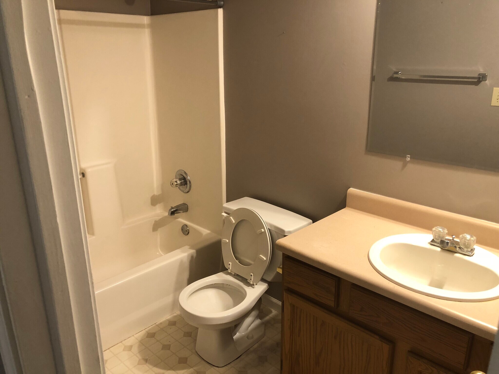 Building Photo - 10843 Tanbark Dr