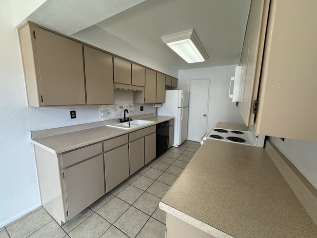 Building Photo - 4917 N 73rd St