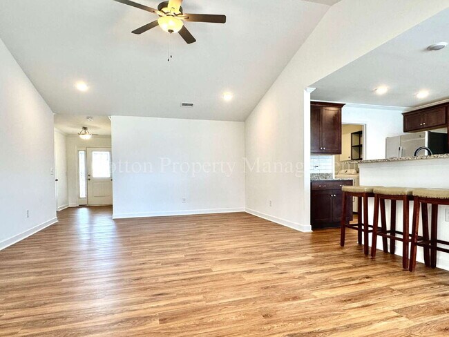 Building Photo - 5283 Vespar Ct