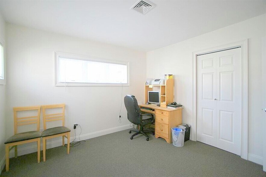 Building Photo - 157 Auburn St