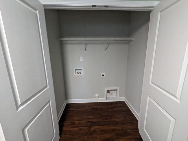 Building Photo - 2BD/2BA-Mooresville- Landscaping Included