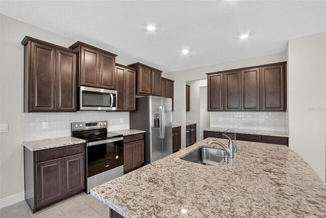 Building Photo - 2546 Warren Acrs Blvd