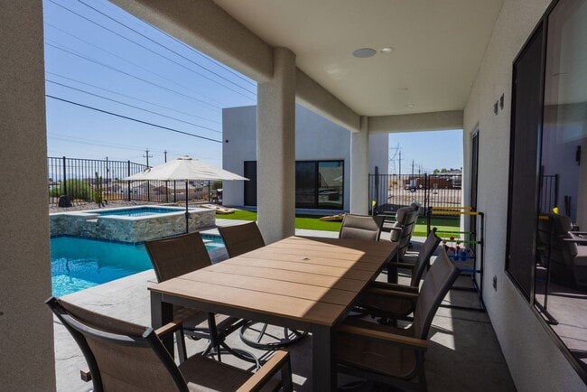Building Photo - VR - 881 Pueblo Dr