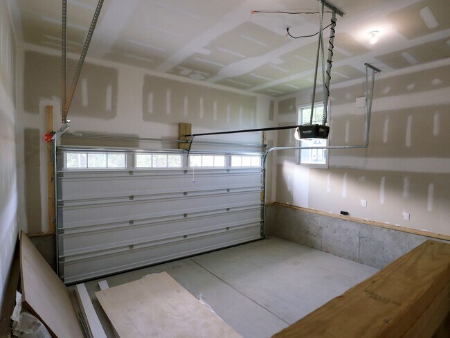 Building Photo - Luxury New Build in RounTrey – 4 Bed, 3 Ba...