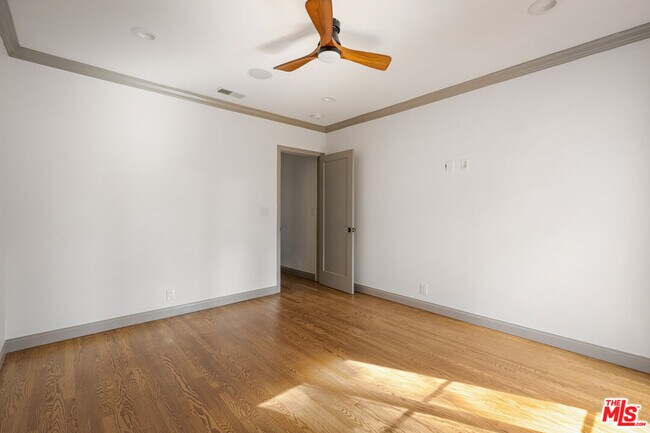 Building Photo - 1169 S Sierra Bonita Ave