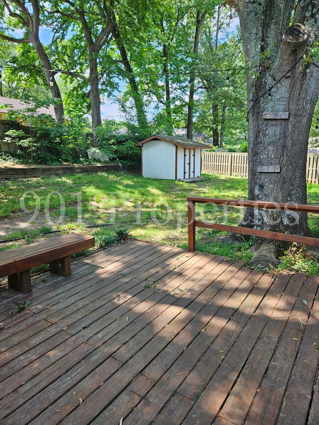 Building Photo - 8595 Riverchase Dr
