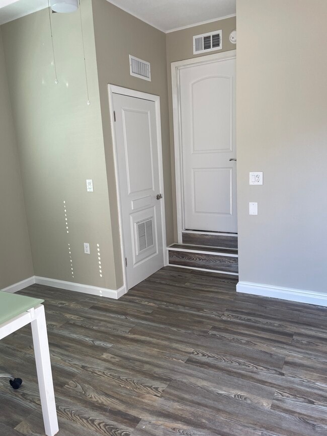 Building Photo - 8504 43rd Ave Dr W