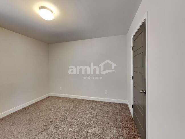 Building Photo - 1250 Victoria Walk Ln