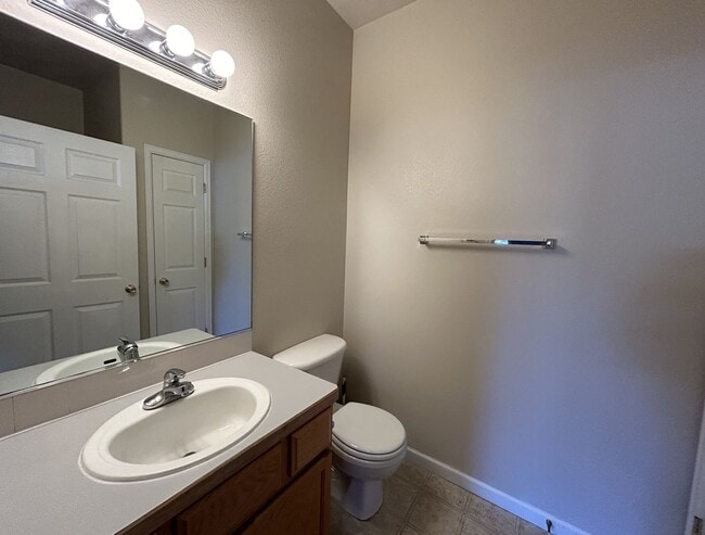 Building Photo - A Cozy Windsor Retreat with Open Living Space