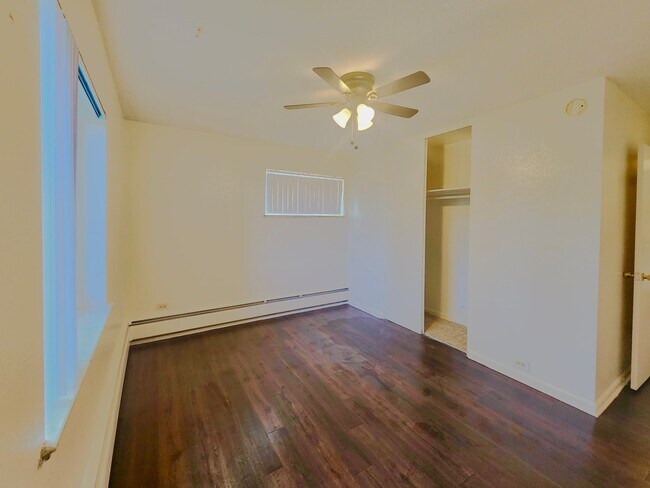 Building Photo - 801 N Dahlia St