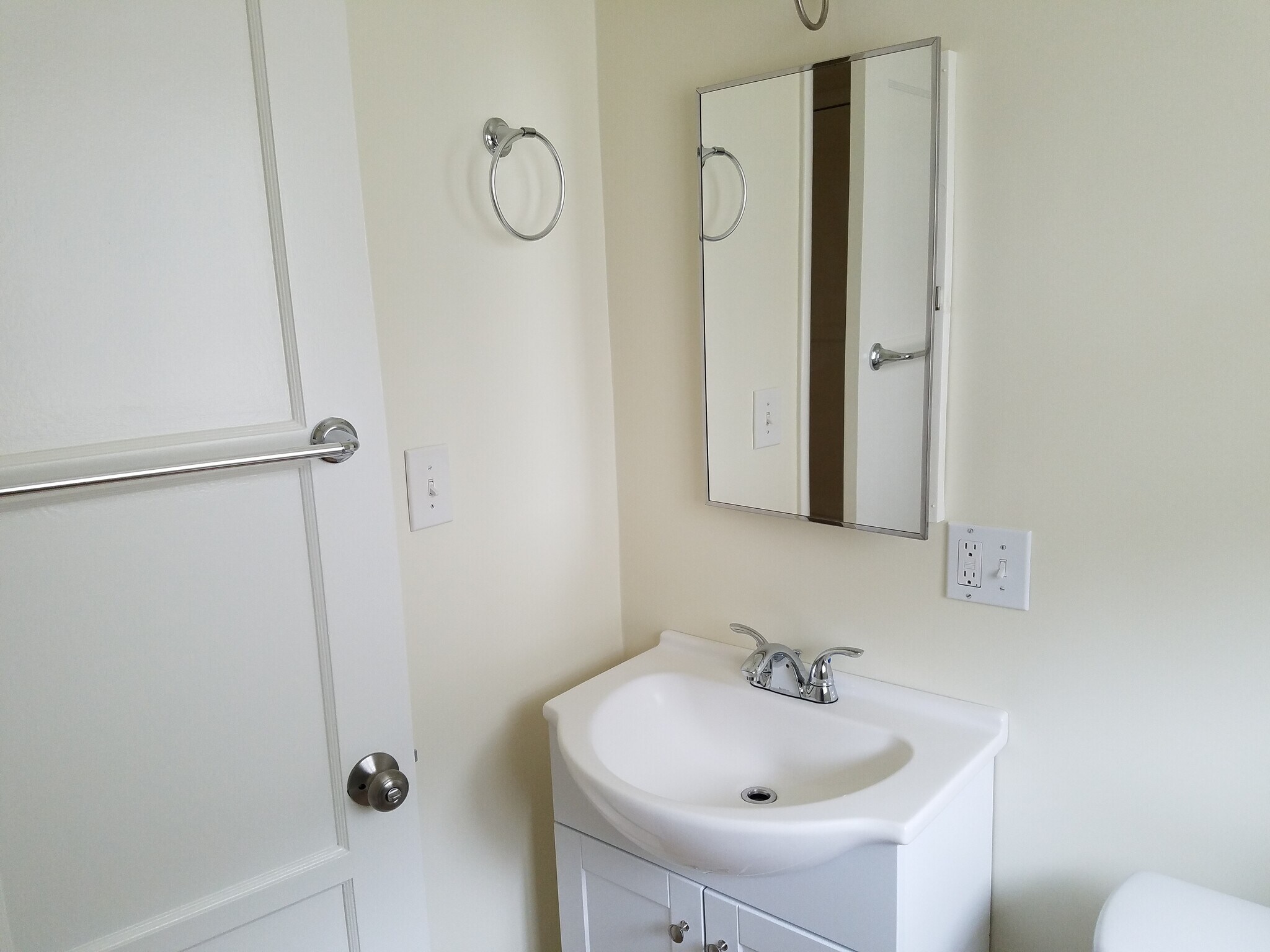 Building Photo - 1520 Marine Ave