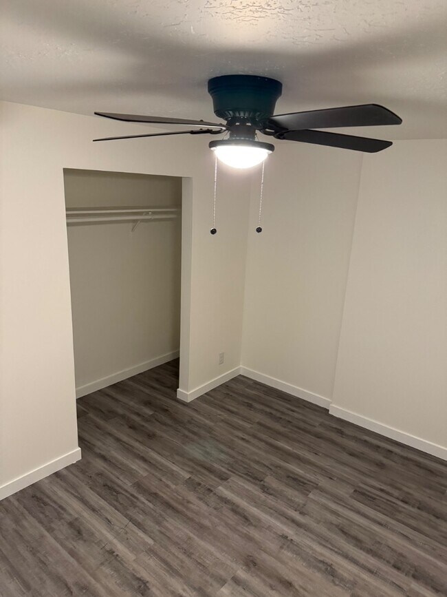 Building Photo - 5579 S 2800 W