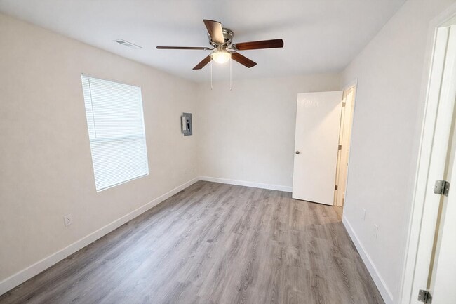 Building Photo - 1709 Hanover Blvd