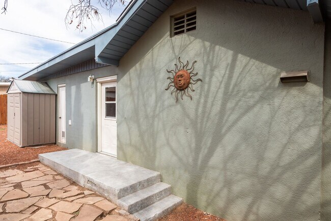 Building Photo - 111 Sunset Blvd