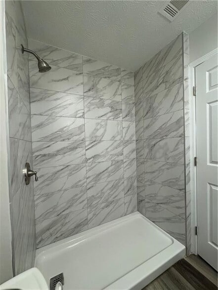 Building Photo - 3821 River Rd