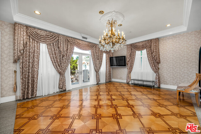 Building Photo - 11244 Briarcliff Ln