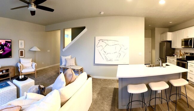 Building Photo - 3 Bedroom 2.5 Bath w/Community Pool AVAILA...