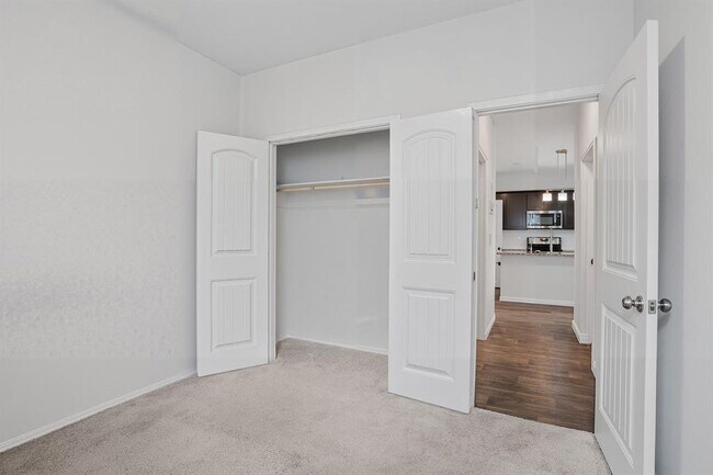 Building Photo - 909 Vogel Dr