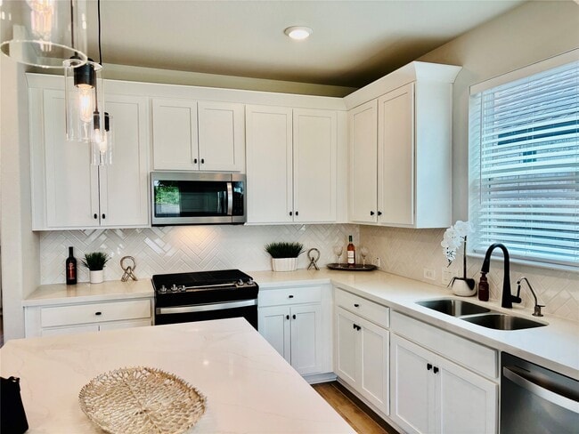 Building Photo - 19819 Palomino Pr Trl