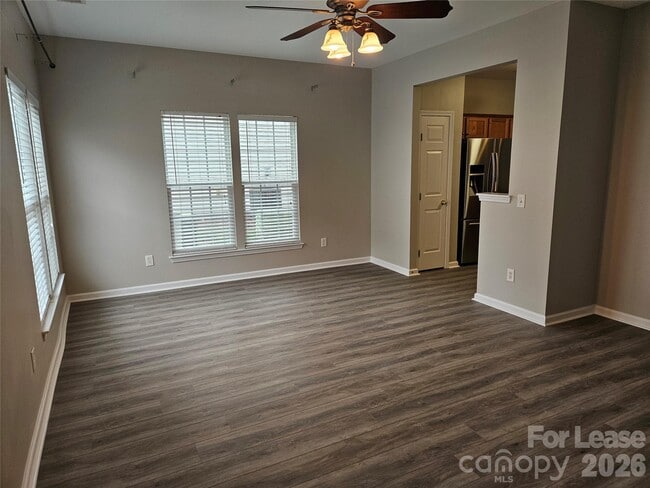 Building Photo - 10427 Alexander Martin Ave