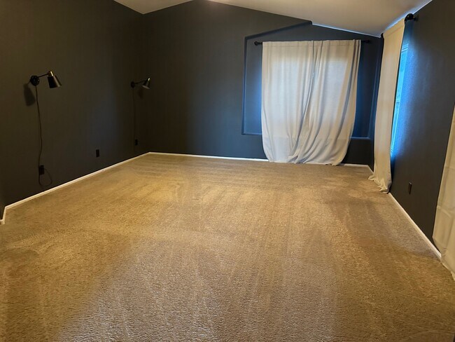 Building Photo - 21622 Backus Dr