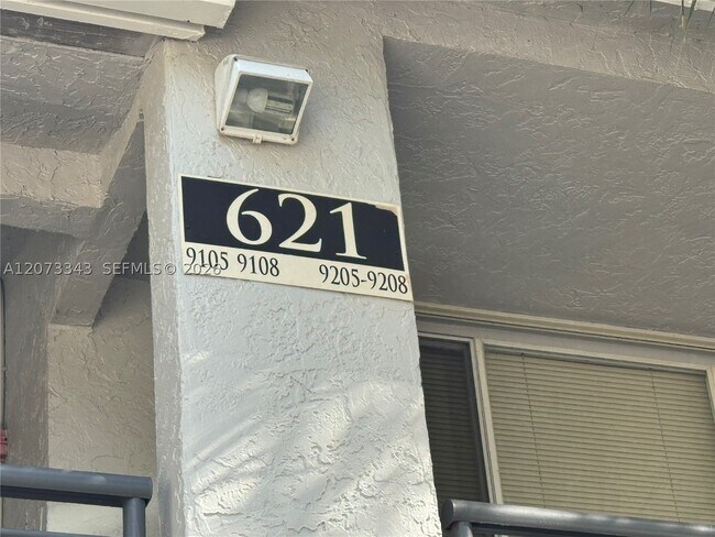 Building Photo - 621 Lyons Rd