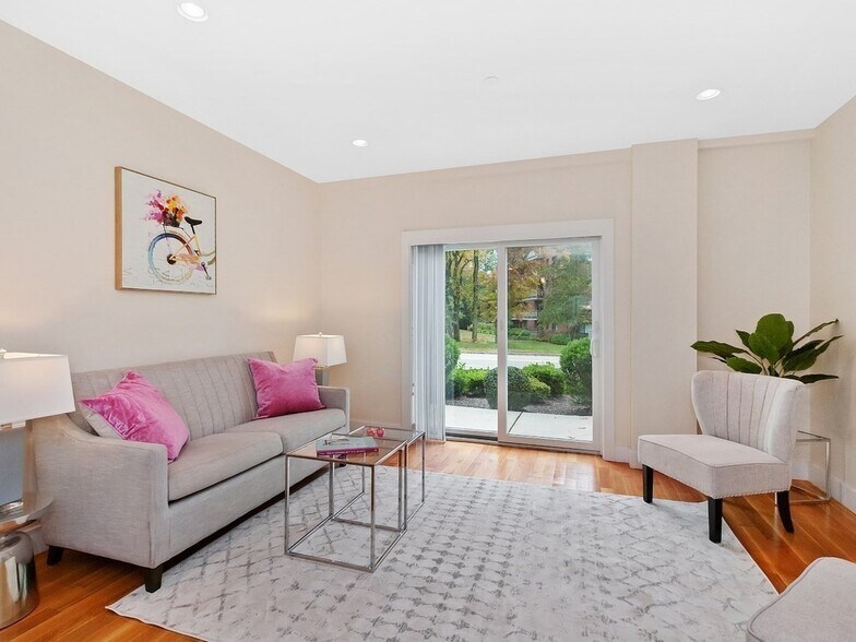 Building Photo - 321 Hammond Pond Pky