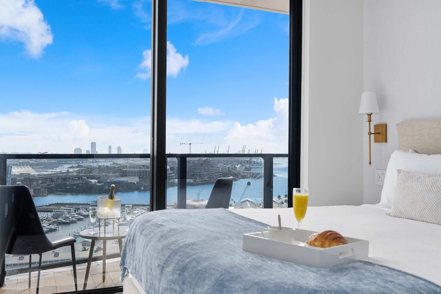 Building Photo - 398 NE 5th St