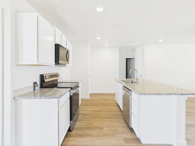 Building Photo - 2801 Ranch House Rd