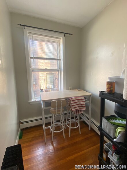 Building Photo - 38 Garden St