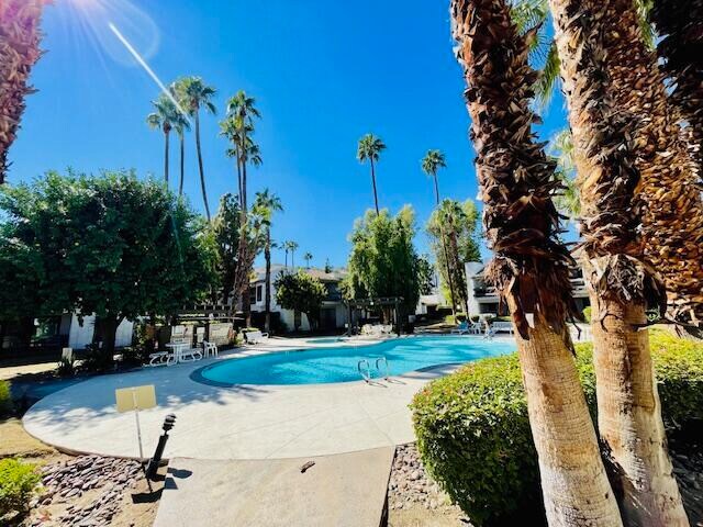 Building Photo - 5285 E Waverly Dr