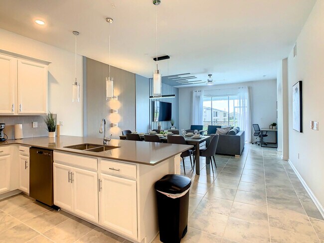 Building Photo - 955 Splash Shot Pl