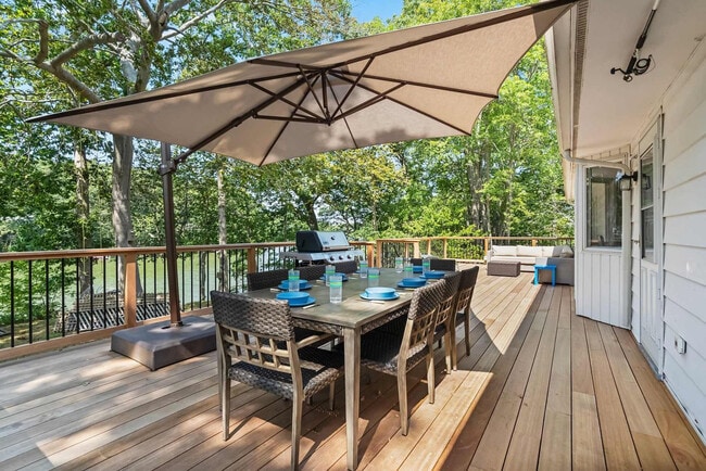 Building Photo - 1345 Long Creek Dr