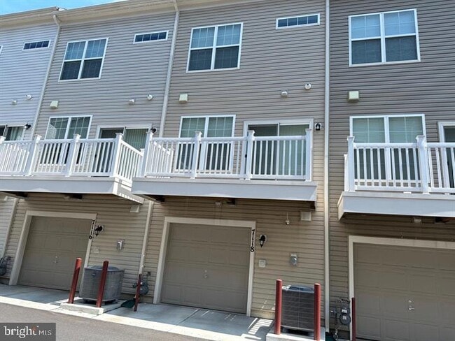 Building Photo - 7118 Rowlock Aly