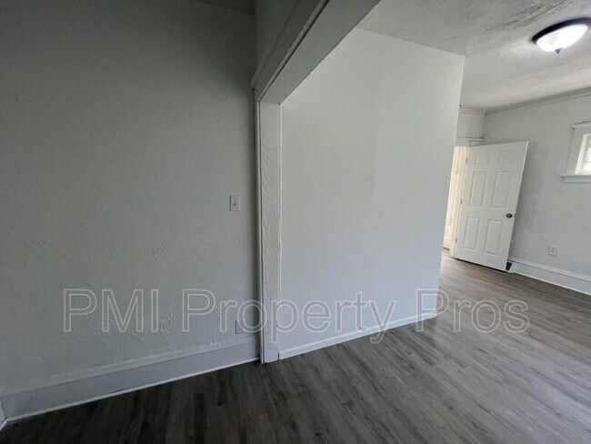 Building Photo - 3284 N 30th St