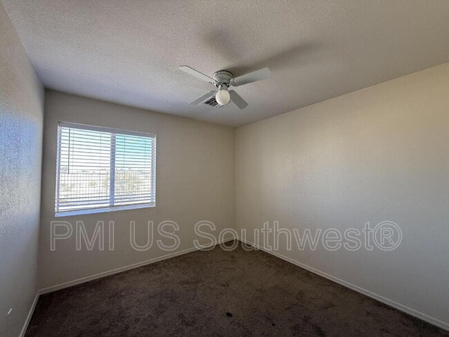 Building Photo - 1605 E Rinaldi Way