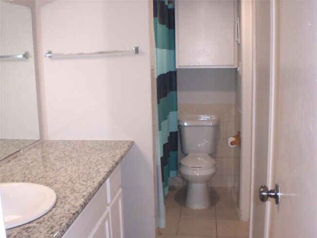 Building Photo - 12660 Ashford Point Dr