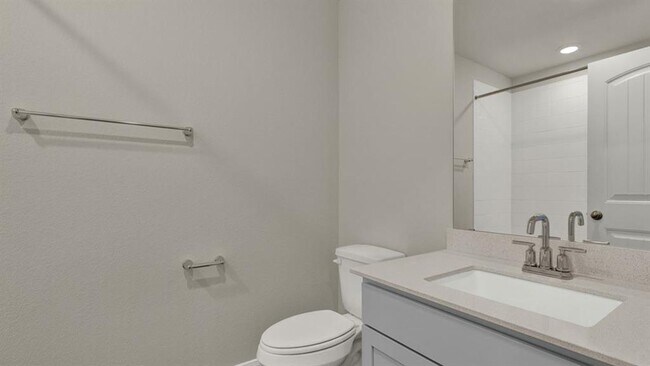 Building Photo - 325 Darwin Pl