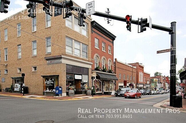 Building Photo - 125 Clubhouse Dr SW