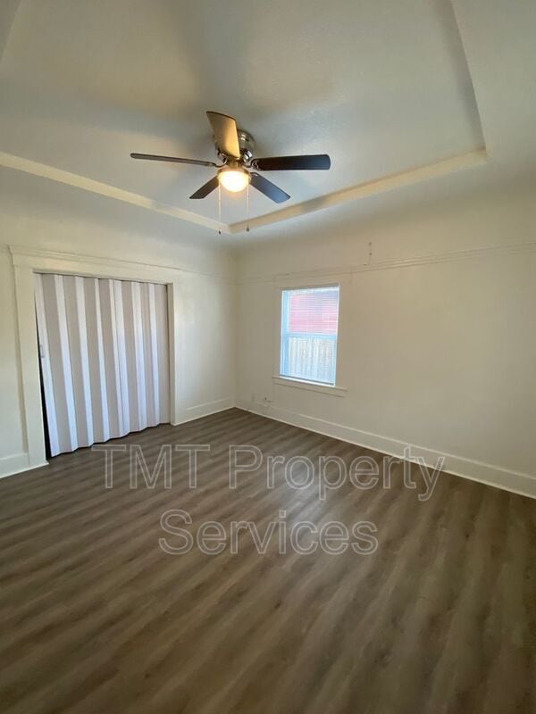 Building Photo - 202-208 W Oak Street