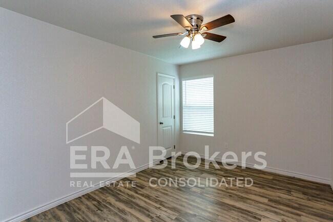 Building Photo - 205 Dolphin Dr