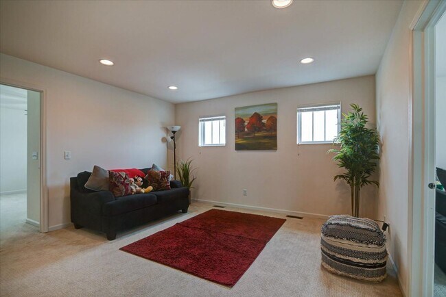 Building Photo - 2583 Dogwood Ln
