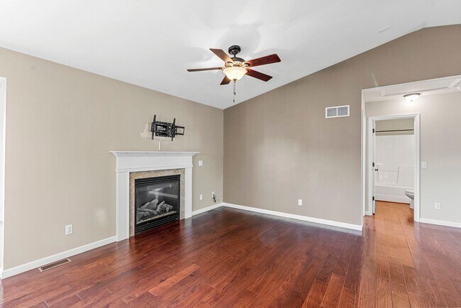 Building Photo - Spacious 3-Bed, 3-Bath Home in Wentzville