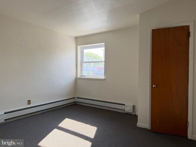 Building Photo - 805 West Chester Pike