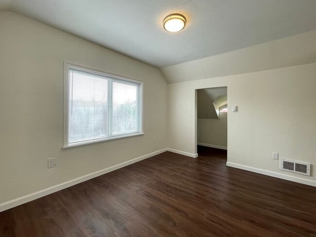 Building Photo - Great Home For Rent