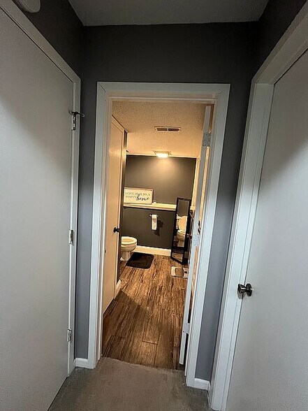 Building Photo - 415 Northview Dr