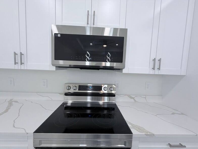 Building Photo - 4545-4547 28th St SW