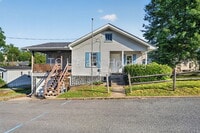 Building Photo - 200 Reeves Ave