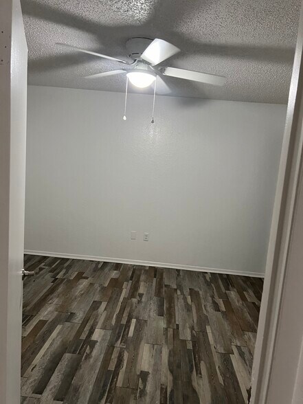 Building Photo - 5259 Images Cir