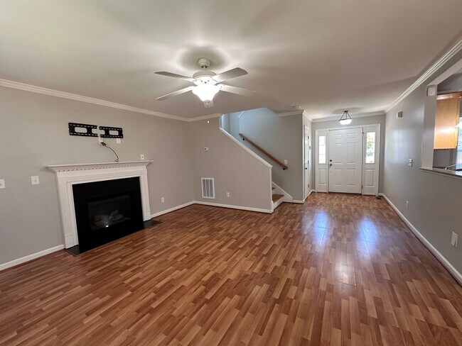 Building Photo - Exclusively Offered By Muse Realty Rentals...